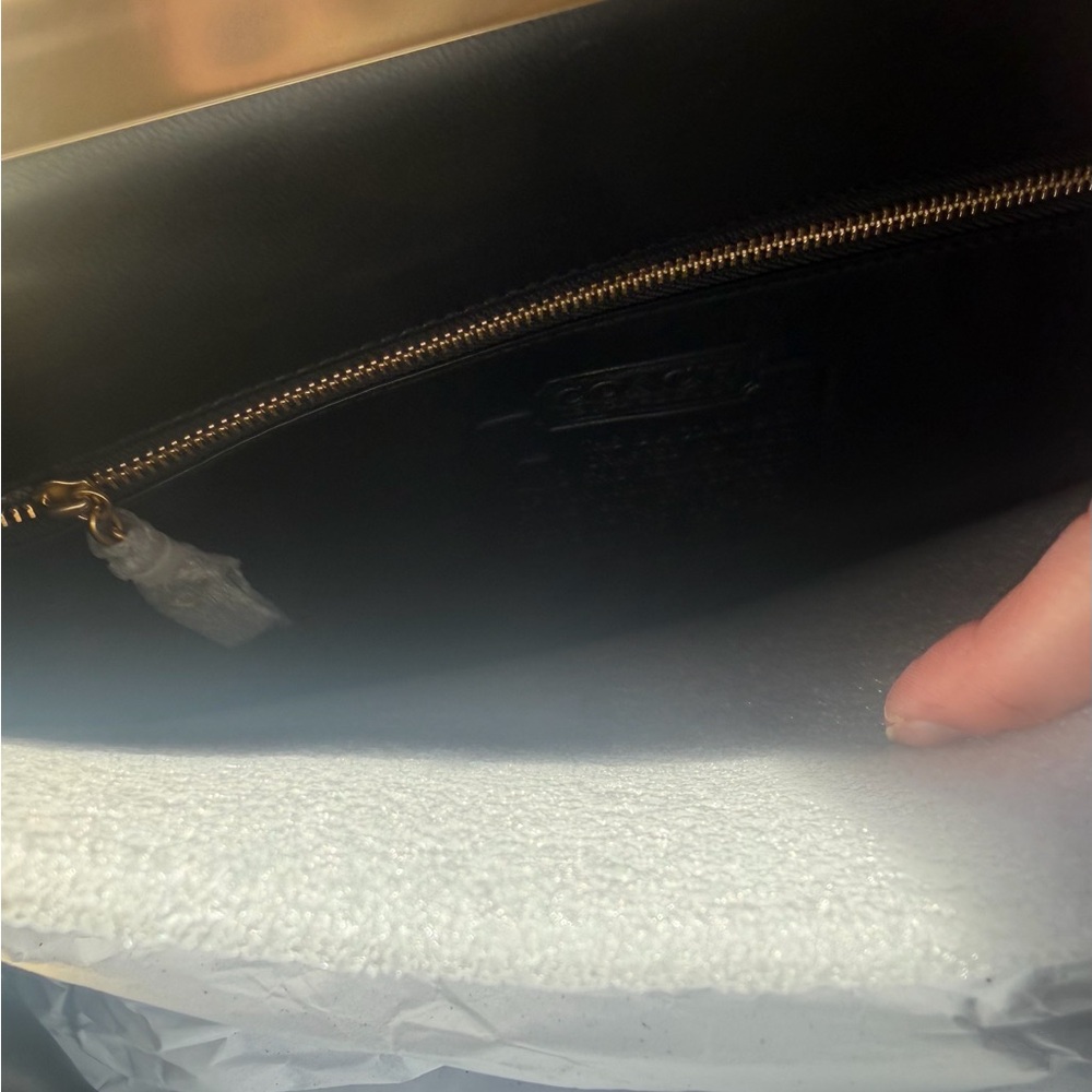 Coach Black Large Frame Kisslock Bag - Picture 3 of 6